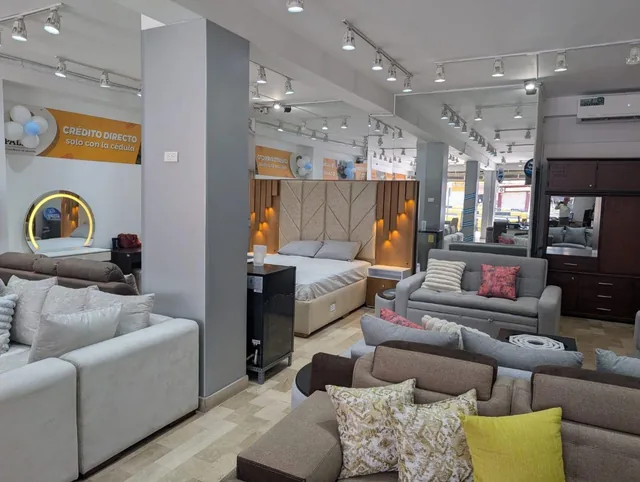Vendo Edificio Comercial en La Av Rodolfo Baquerizo Nazur. Alborada. Guayas — imagen 4