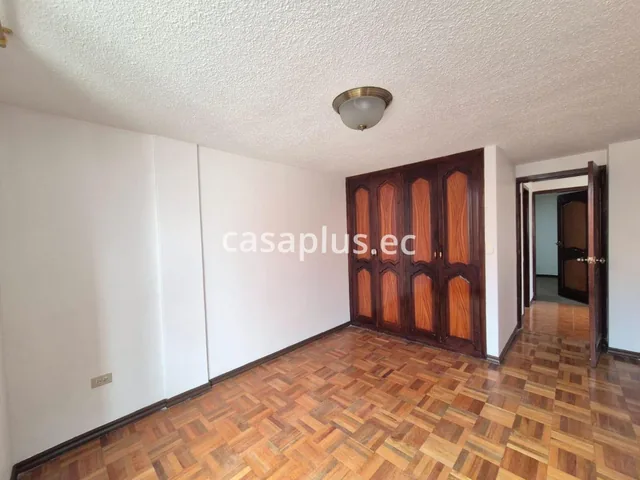 Departamento en Venta 3 Dorm. Sector Locoa en Latacunga, Cotopaxi — imagen 4