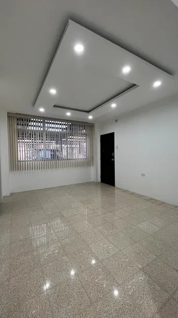 Kennedy, Vendo o Alquilo Amplia Oficina, Planta Baja. Guayas — imagen 3