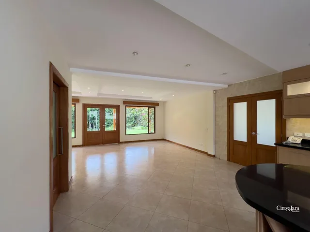 Cumbaya, Urbanizacion de Lujo, Casa de Venta, 4 Dorm. y Estudio — imagen 5
