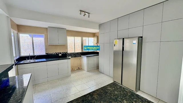 Vendo Casa de 1 Piso Ciudad Celeste, Doble Terreno, 3 Dorm c/u con Baño, Piscina, A/c, 370 m², Guayas — imagen 3