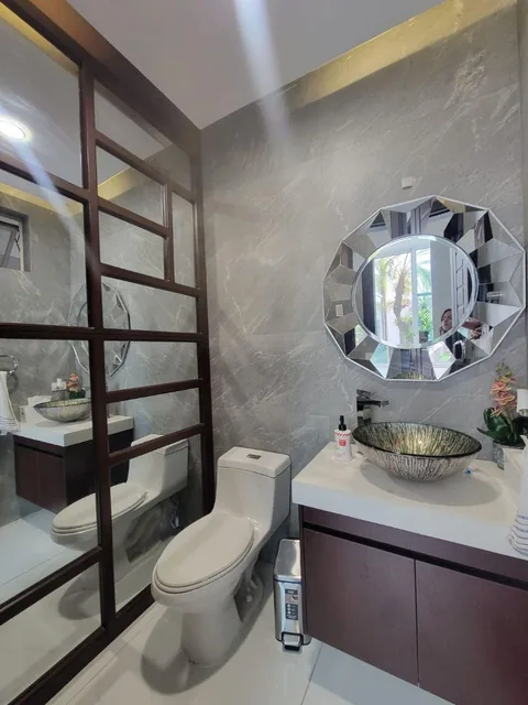 Casa de Lujo en Venta en Isla Mocolí | 5 Dorm., Piscina, Domótica y Área Bbq – Isla del Río, Guayas — imagen 4