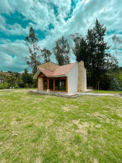 Casa Nueva Estilo Rústico en Tutupali, Azuay — imagen 5