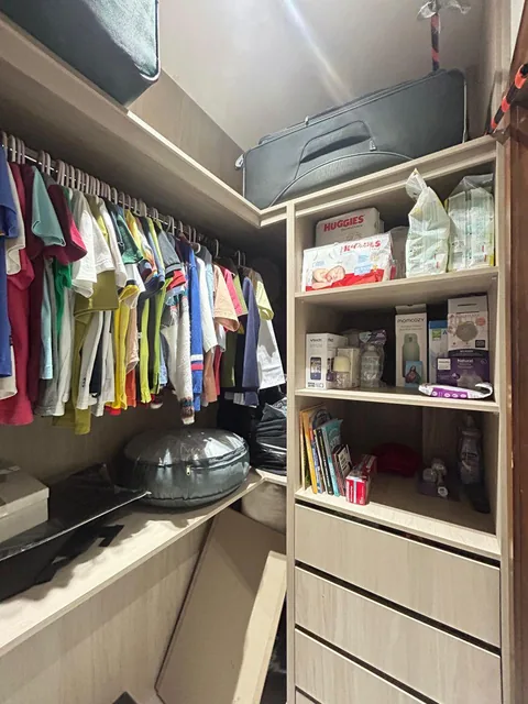 Vendo Hermosa y Lujosa Casa en Samborondon, Ribera del Batan, Dormitorio Master en Planta Baja, Guayas — imagen 3