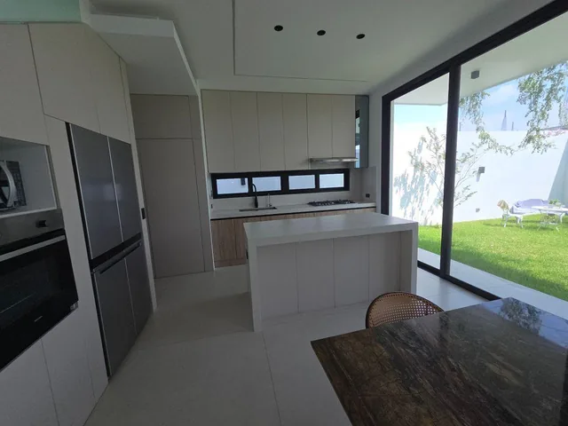 Hermosa y Moderna Casa de 3 Dorm. Doble Altura con Acabados de Lujo, Guayas — imagen 3