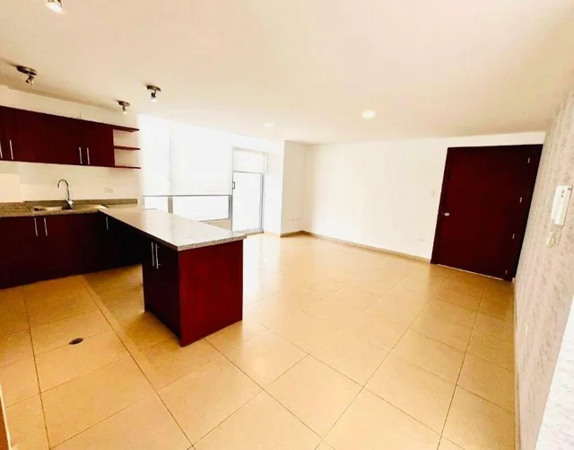 Vendo Hermoso Departamento en Cumbaya — imagen 4