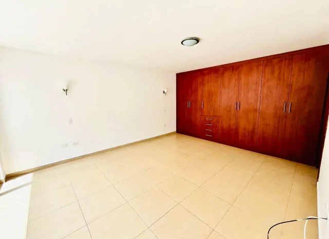 Vendo Hermoso Departamento en Cumbaya — imagen 2