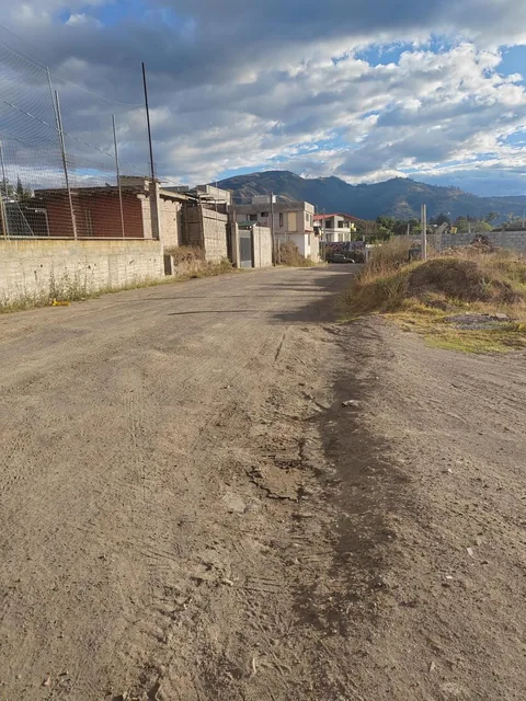 Vendo Terreno Planito en Tumbaco Sector Tola Chica — imagen 2