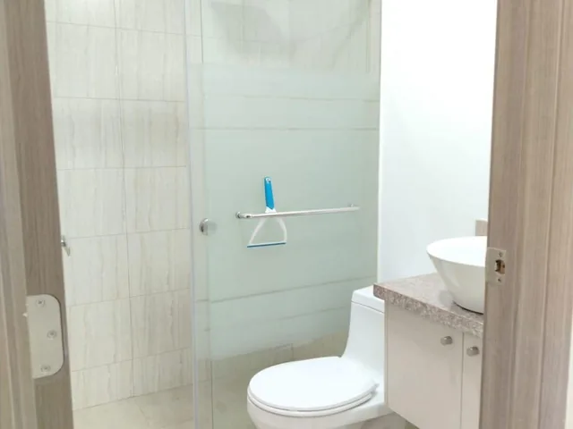 12. - Vendo Departamento en Pacific Plaza - Centro Empresarial Colón, Guayas — imagen 4