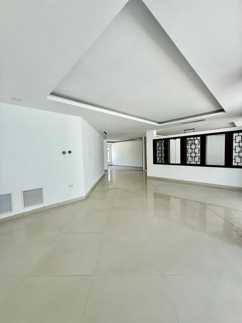 ️️ Casa en Venta – Alquiler Samborondón ️️ Remodelada con Sala de Cine Equipada, Guayas — imagen 2