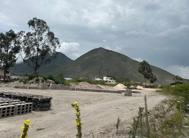 ¡Oportunidad! Vendo Hermoso Terreno de 600 m² Cercano Al Monumento de La Mitad del Mundo — imagen 4