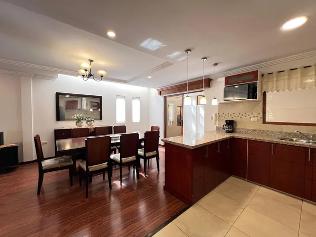 Amplia Casa en Venta en Río Sol – Cuenca, Azuay — imagen 5