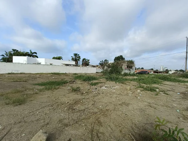 Vendo Terreno Esquinero a Tan Solo 2 Calles de La Playa en La Milina Salinas — imagen 4