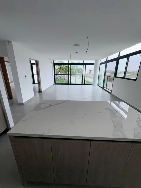 Departamento de Estreno en Venta en Icon Bay Isla Mocoli. Guayas — imagen 3