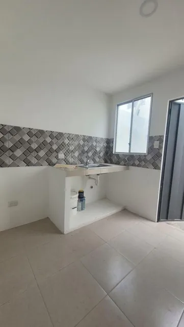 En Venta Linda Casa de Una Planta Ubicada en Paseo del Sol 1, Sin Hipoteca, Libre de Gravámenes. Guayas — imagen 5