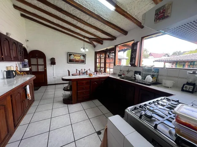 Casa de Una Planta en Venta, Valle de Los Chillos, Sector San Juan de Dios con Amplio Jardin — imagen 4
