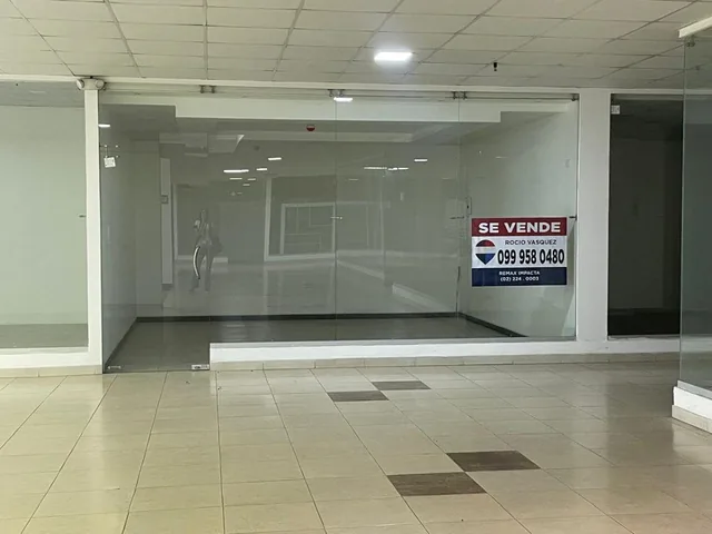 Local Comercial en Venta Plaza Real Calderon — imagen 4