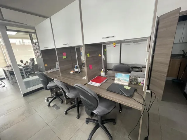 Venta Oficina Edificio Corporativo Metropolitan - La Carolina — imagen 2