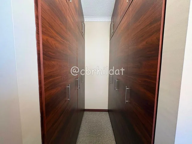 H/ Urb. El Condado, Casa Independiente en Venta 230.000usd — imagen 3