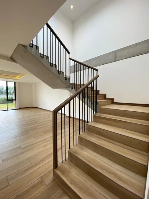 En Venta Casa a Estrenar de 4 Dorm. en Urb. Campo Alegre — imagen 3