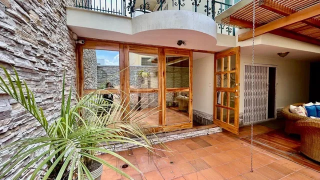 Casa en El Norte de Quito en Urbanización Cerrada Cerca de La Embajada Americana — imagen 2