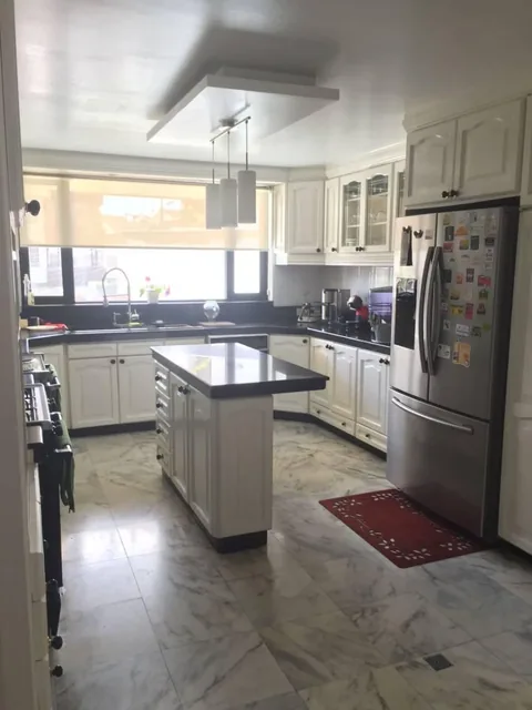 Departamento en Venta de 4 Dorm. en La Urbanización Bromelias en Quito — imagen 4