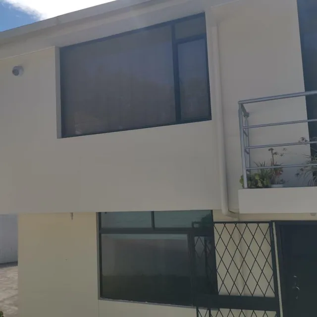 Casa Rentera en Venta Sector Pusuquí con 3 Departamentos — imagen 5