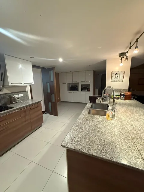 De Venta Hermoso Departamento Duplex (Colegio Sek) — imagen 3