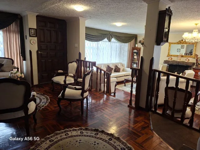 Casa de 450 m² con 5 Dorm. en Venta y Alquiler, Real Audiencia — imagen 5