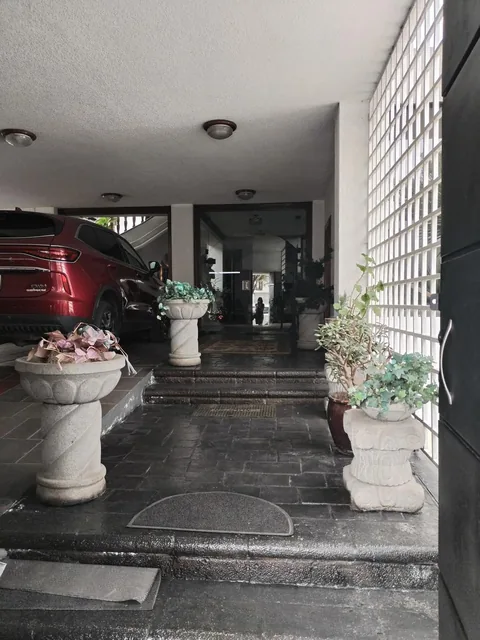 Casa Independiente en Venta con Sauna, Hidromasaje, Discoteca, Altillo Sector Brasil — imagen 2