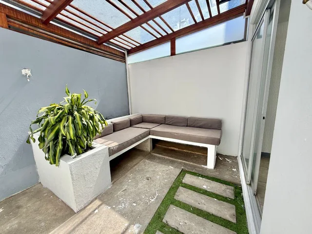 Casa de 3 Pisos en Venta – Llano Grande / Calderón — imagen 3