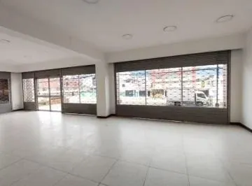 Local Comercial Planta Baja Esquinero Ave 6 de Diciembre — imagen 4