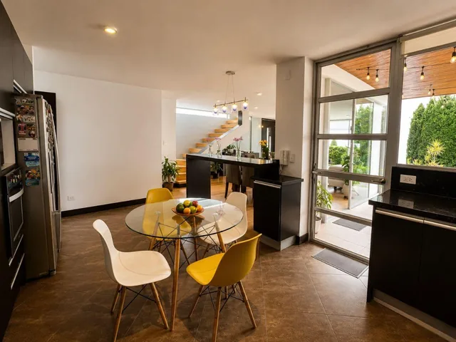 Casa de Venta en Cumbaya 3 Habitaciones - 205 m² — imagen 4
