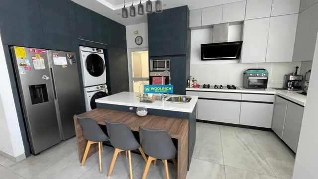 Vendo Casa en Isla Celeste, 4 Dorm, Piscina, Paneles Solares, 245 m², Guayas — imagen 2