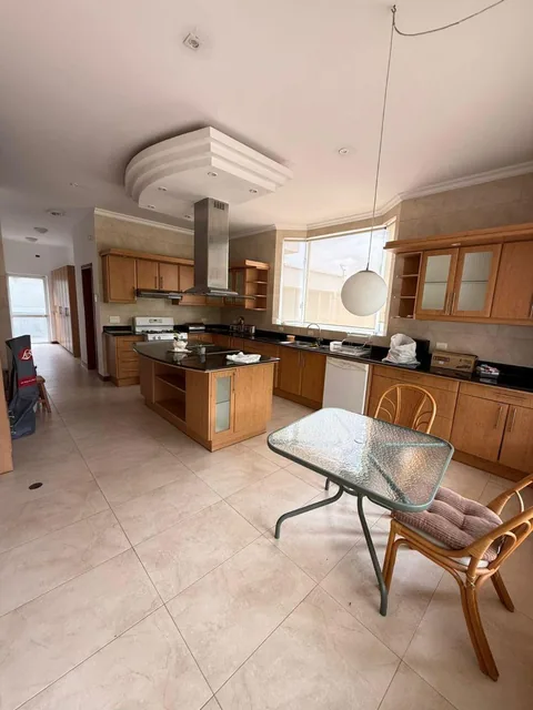 Casa con 3 Habitaciones en Venta en Cumbayá, 800 m² de Terreno — imagen 4