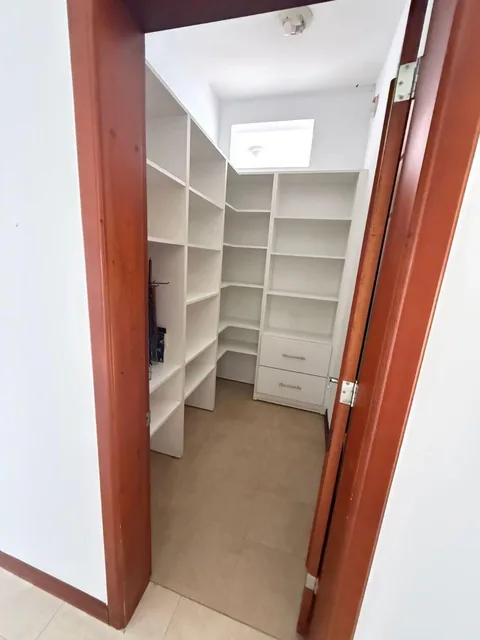 Casa con 3 Habitaciones en Venta en Cumbayá, 800 m² de Terreno — imagen 2