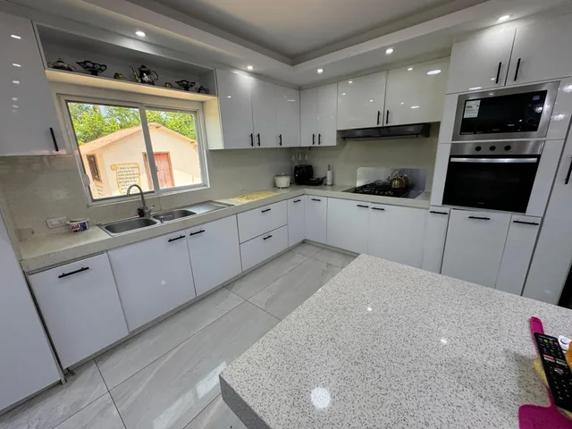 Casa con 2666 m² de Terreno y 11 Habitaciones en Venta en Urb. Colinas del Pacífico en Playas, Guayas — imagen 4