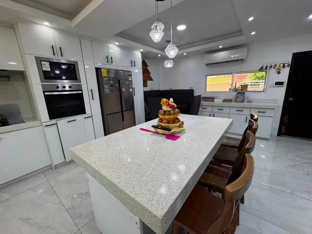 Casa con 2666 m² de Terreno y 11 Habitaciones en Venta en Urb. Colinas del Pacífico en Playas, Guayas — imagen 3