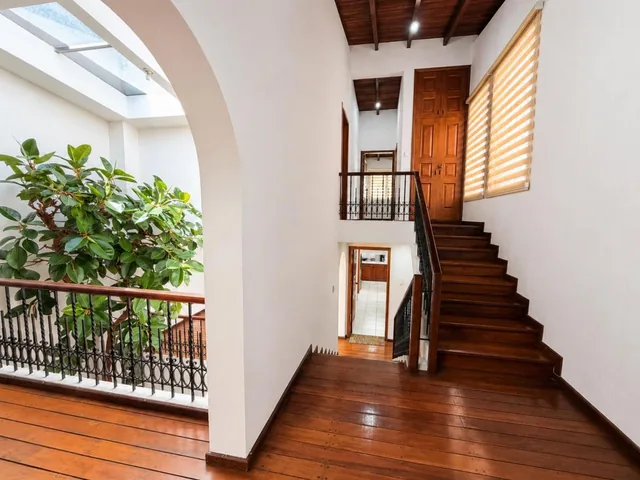 Casa en Venta en Coruña y Whymper | 323 m² Construcción | 390 m² Terreno | 5 Parqueaderos — imagen 3