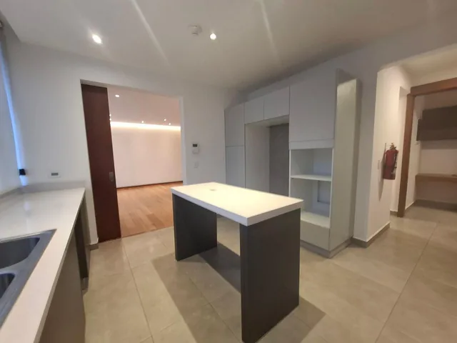 Vendo / Rento Departamento con Terraza - Sector Coruña, González Suárez — imagen 4