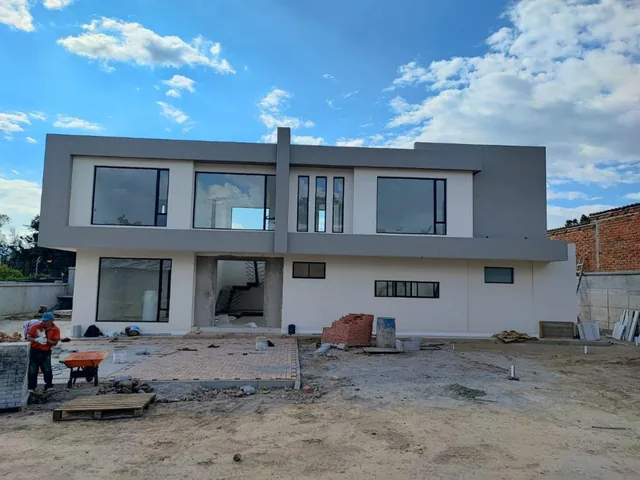 Vendo Casa Estrenar Puembo 267 m², en Urbanización, Via Arrayanes, 4 Dorm. con Walk - in y Baño — imagen 4