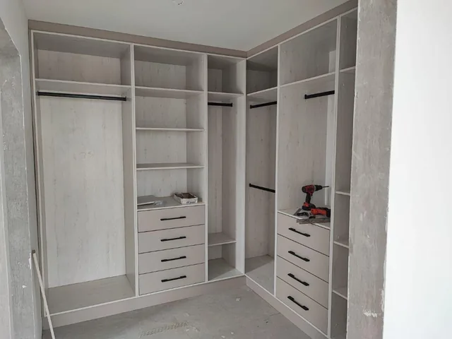 Vendo Casa Estrenar Puembo 267 m², en Urbanización, Via Arrayanes, 4 Dorm. con Walk - in y Baño — imagen 2