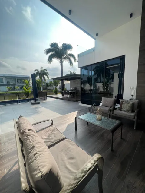 Vendo. Samborondon. Mocoli. Propiedad. Al Lago. 2 Plantas. 3 Habitaciones., Guayas — imagen 2