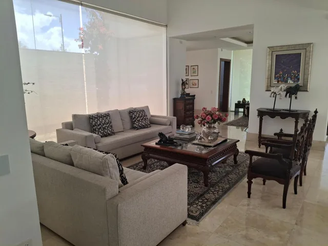 Cumbaya - Urbanizacion Santa Ines, 4 Habitaciones, 6 Parqueos — imagen 3