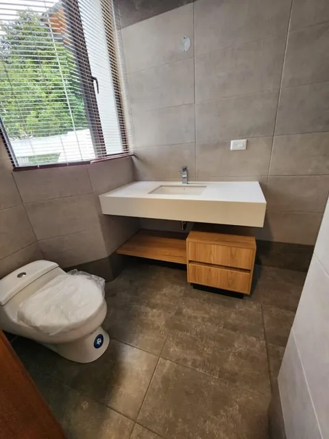 Linda Casa en Miravalle (Oportunidad) — imagen 4