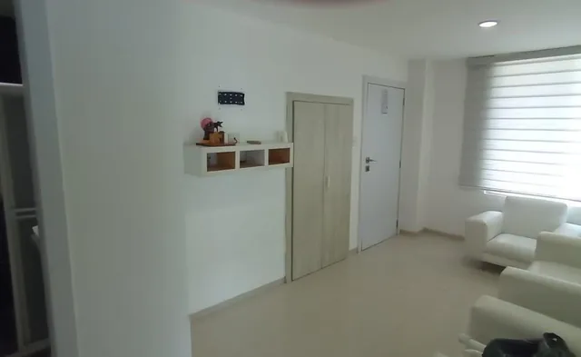 Departamento en Venta de 2 Habitaciones en Tonsupa Frente a La Piscina — imagen 4