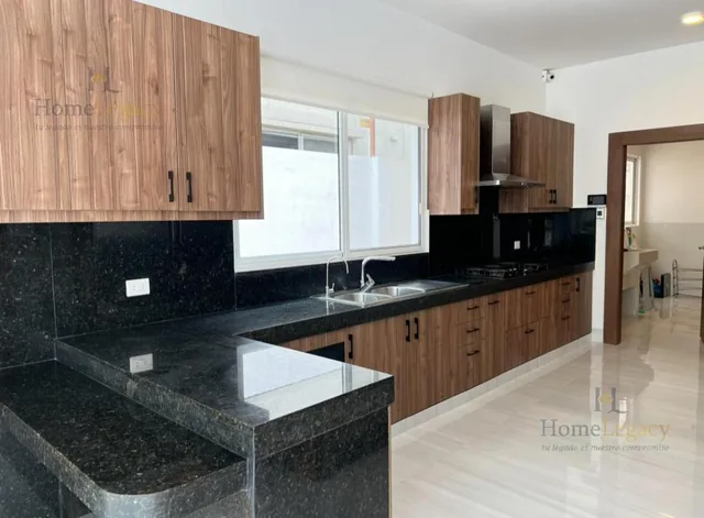 Venta de Casa con Piscina en Samborondón - Urb. Terrasol Am, Guayas — imagen 5