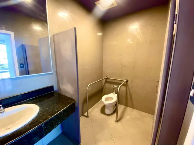 Alquiler o Venta de Local Comercial Frente Al Río y Malecón, Puerto Santa Ana – Guayaquil, Guayas — imagen 3