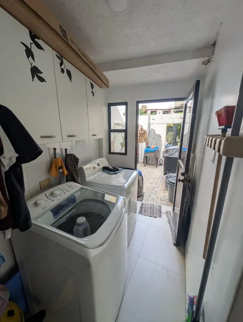 Linda Casa en Venta Zona Uees Urbanizacion Privada Samborondon, Guayas — imagen 2