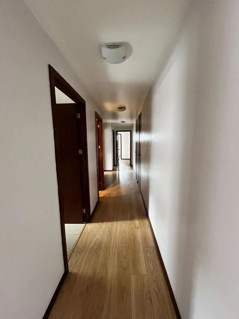 Departamento con Linda Vista a La Ciudad, en Venta sector La Mariscal (Cerca a Las Universidades) — imagen 4